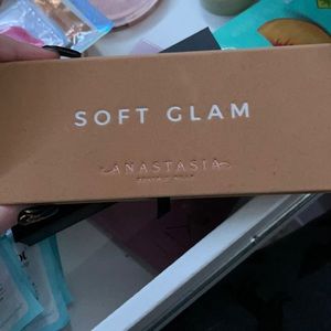 ANASTASIA SOFT GLAM🤍🤍🤍
